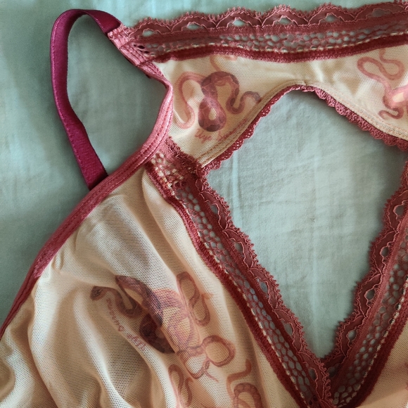 Uye Surana Copperhead Snake High Neck Bralette, L/XL - Picture 8 of 10